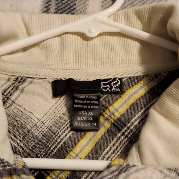 XL Fox Riders Co Flannel - Picture 2 of 4